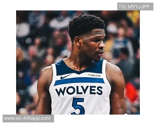 爱德华兹表现出色19投9中砍下31分8篮板5助攻三分球命中率高达50